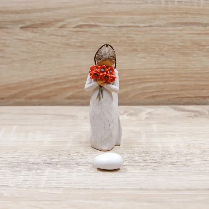 “Circondato da Amore” Statuetta da Appendere Willow Tree