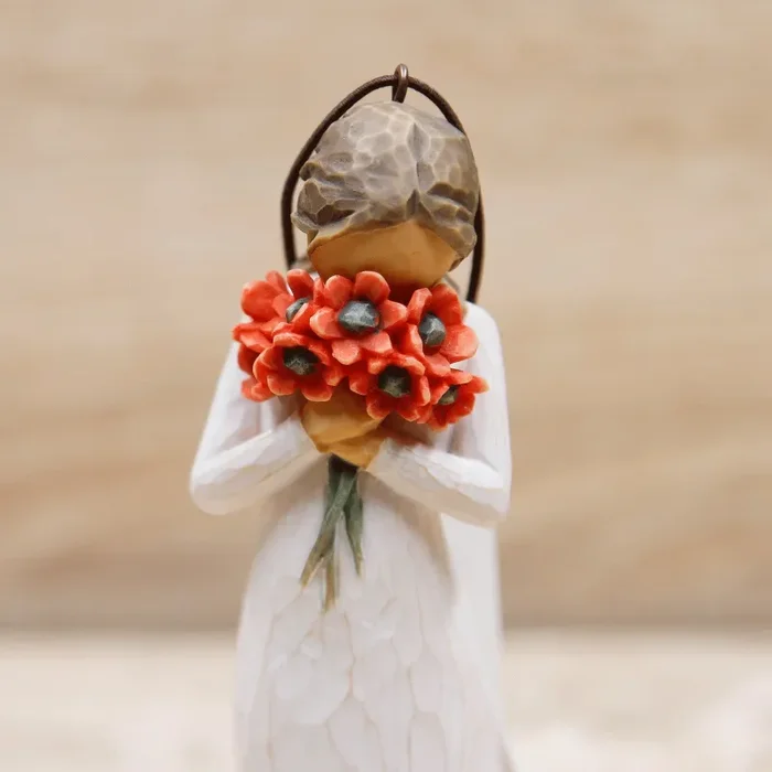 “Circondato da Amore” Statuetta da Appendere Willow Tree - immagine 3