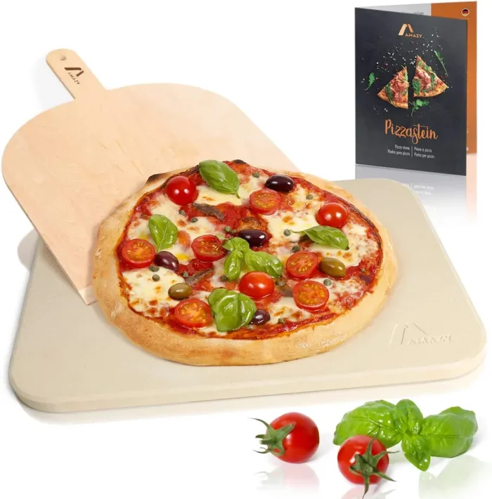 Amazy Pietra Refrattaria per Pizza da Forno, incl. PALA pizza e RICETTARIO–Pietra per Cottura Pizza dal sapore italiano (38x30x1,5cm)