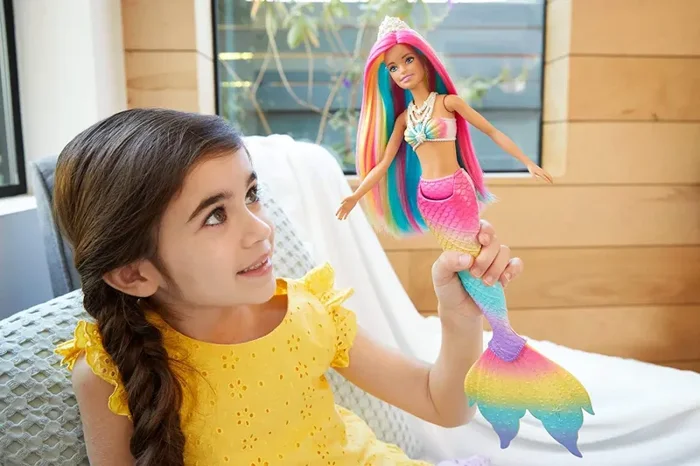 Barbie Bambola Sirena Cambia Colore con Capelli Arcobaleno, Giocattolo per Bambini 3+Anni, GTF89 - immagine 3