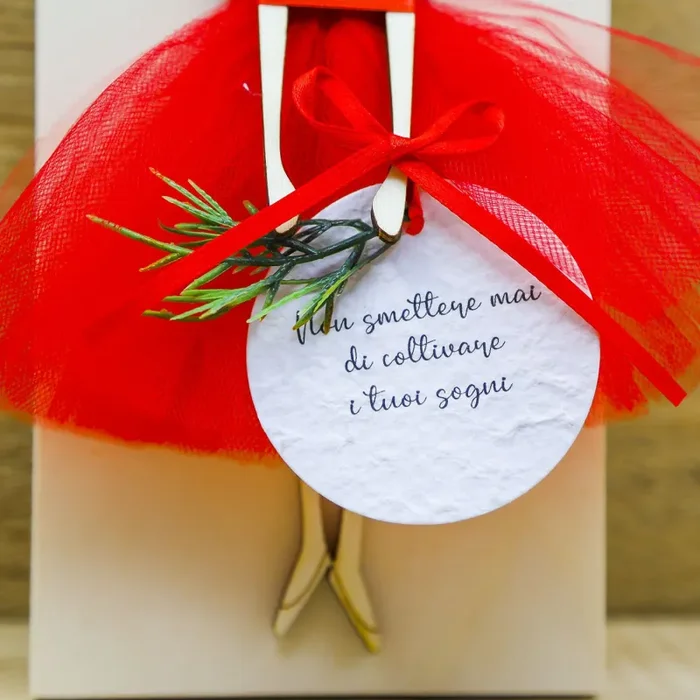 Bimba/Angelo delle Feste Abito Rosso con Carta che Germoglia Beccalli - immagine 3