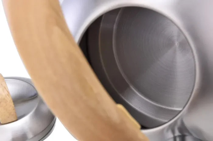 Bollitore in Acciaio 3 Litri con Manico in Rovere - immagine 3