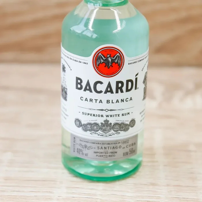 Bottiglia Mignon Rum Bacardi - immagine 2