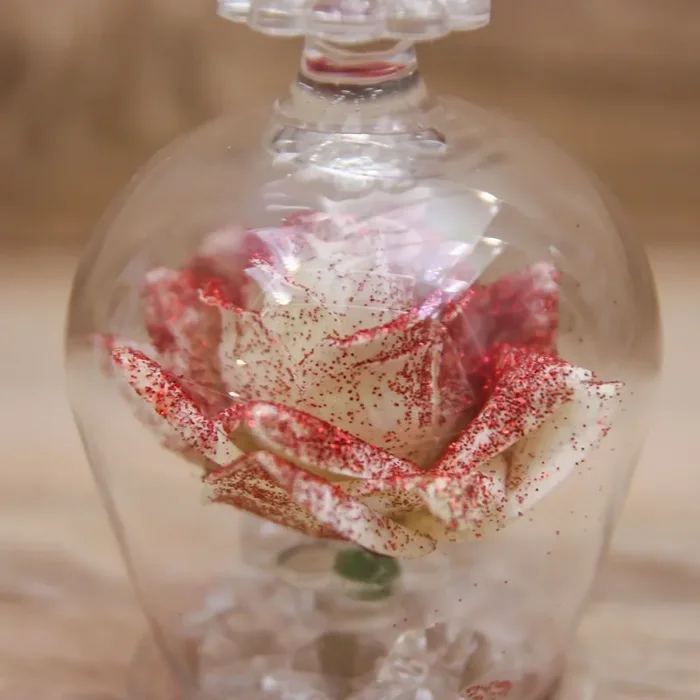 Campana con Rosa Bianca e Glitter Rossi Via Margutta - immagine 2