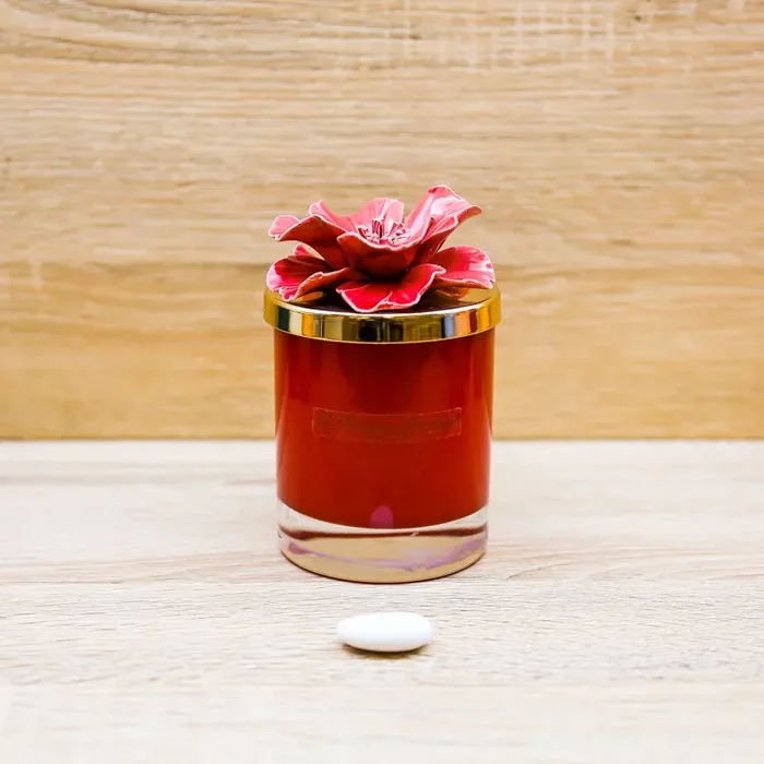 Candela Profumata con Fiore Rosso Pienne Design