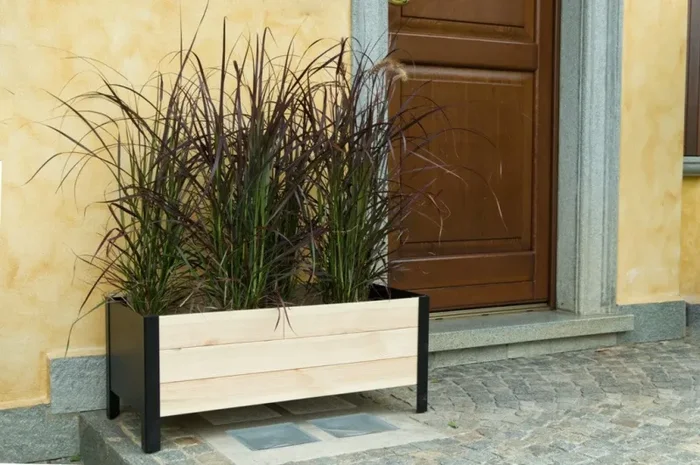 Fioriera da Giardino 118x36xH32 cm in Metallo e Legno di Pino Grezzo Saldi