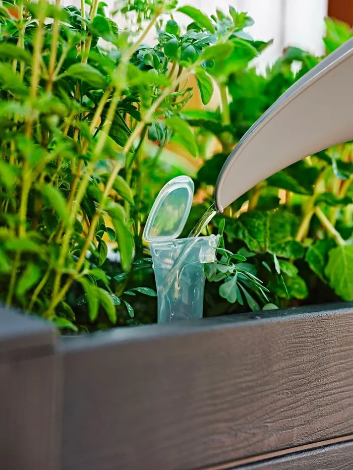 Fioriera da Giardino 42x42x40 cm in Polipropilene Trama 001 Moka Marrone Scuro - immagine 2