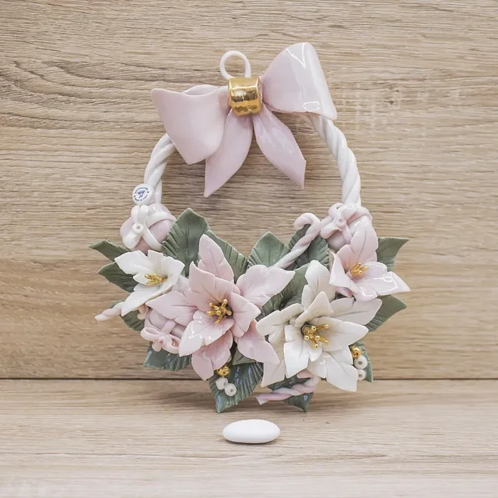 Ghirlanda Grande con Stelle di Natale Rosa Porcellana di Capodimonte Online