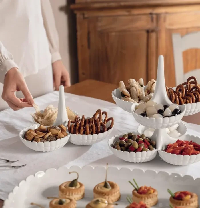 GUZZINI Vassoio a Servire Grande Tiffany H 4,5 Cm 45 x 31 Cm Bianco Latte - immagine 2