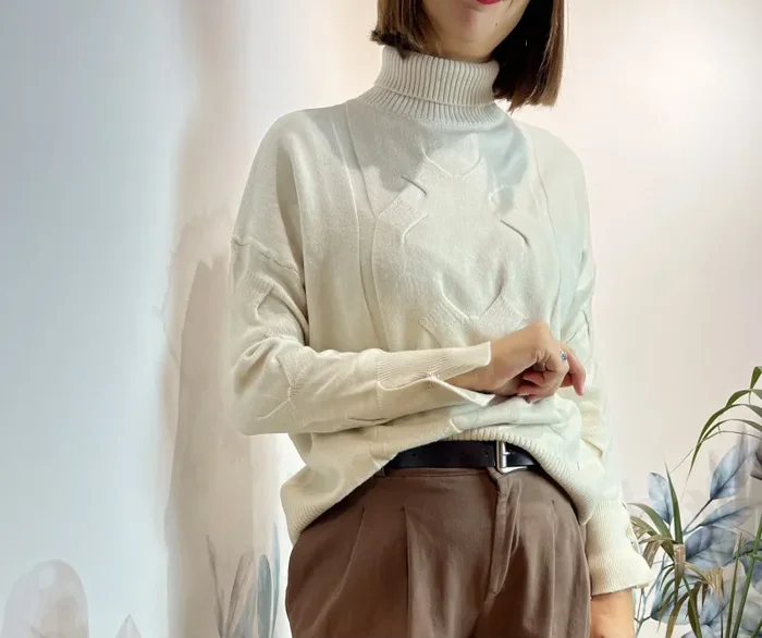 MAGLIONE AMPIO LAVORATO - immagine 2