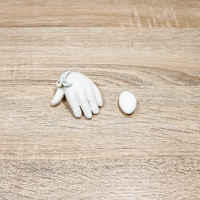 Mano Bimbo Porcellana di Capodimonte Sconti