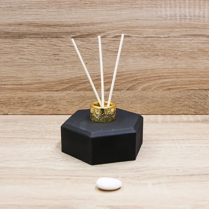 Profumatore Basso Esagonale Nero Gattioni In saldo