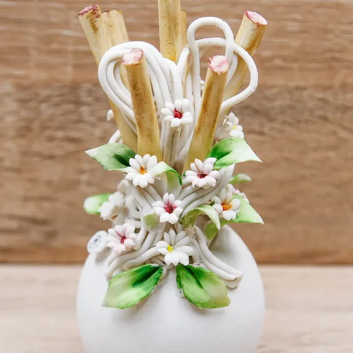 Profumatore Tondo Piccolo Linea Fiorellini Porcellana di Capodimonte - immagine 2