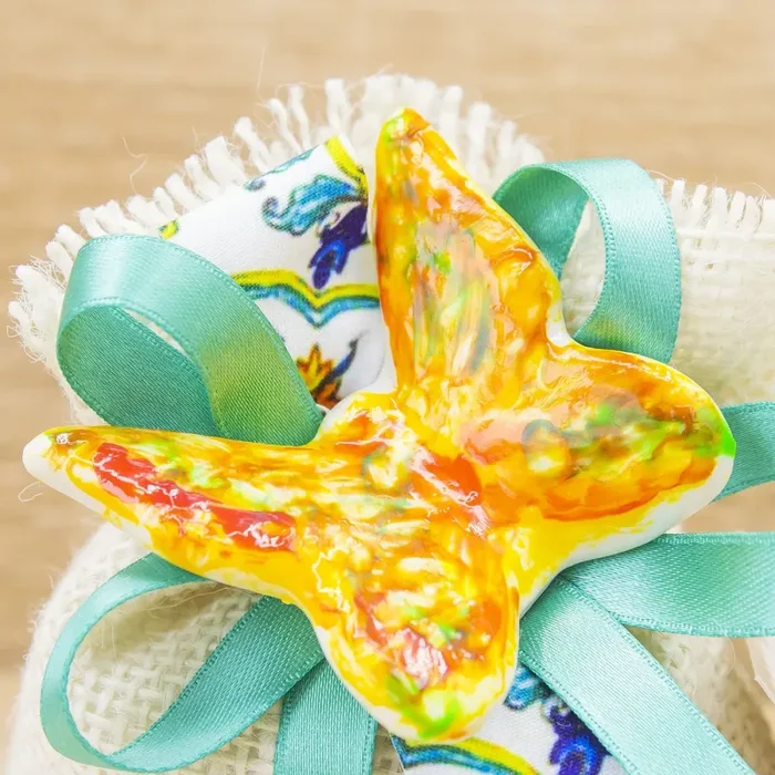 Sacchetto con Farfalla Stile Vietrese Fiocco Tiffany e Sali Profumati La Vie en Rose - immagine 3
