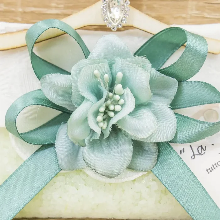 Sacchetto con Gruccia, Sali Profumati e Fiore Verde La Vie en Rose - immagine 2