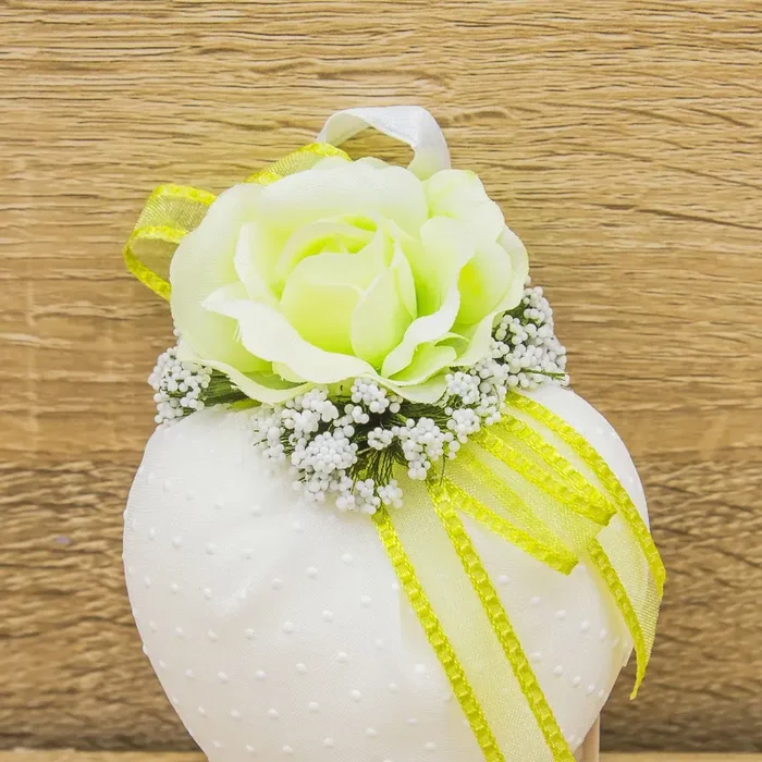 Sacchetto Cuore Bianco a Pois con Fiore Verde e Sapone Profumato La Vie en Rose - immagine 2