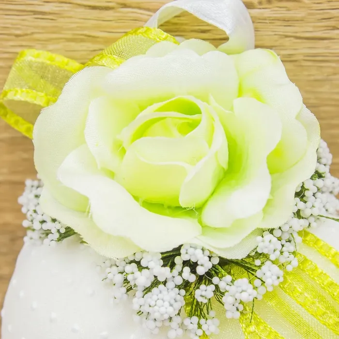 Sacchetto Cuore Bianco a Pois con Fiore Verde e Sapone Profumato La Vie en Rose - immagine 3