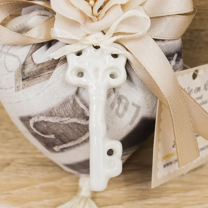 Sacchetto Cuore con Decori, Chiave e Sali Profumati La Vie en Rose - immagine 3