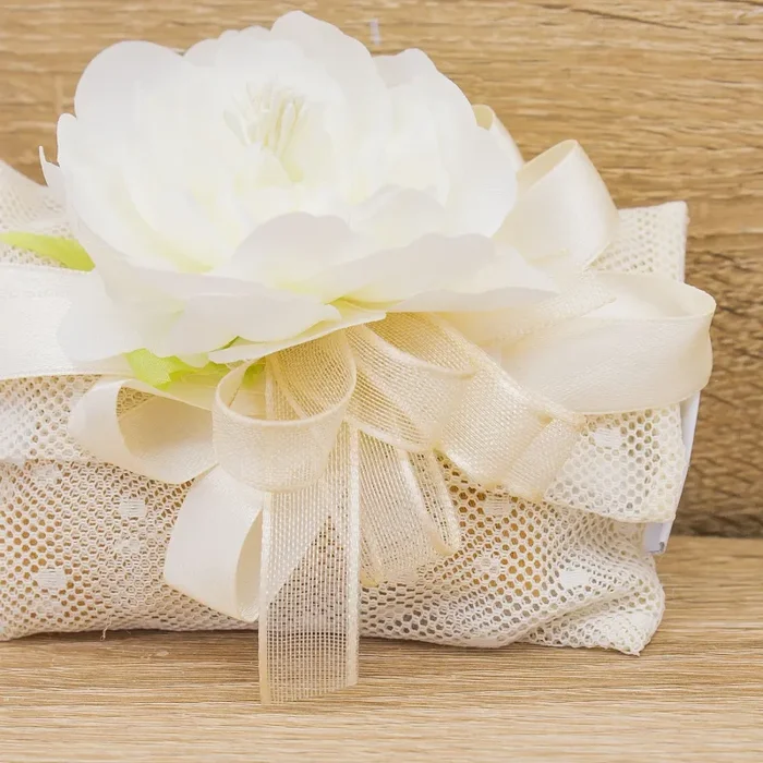 Sacchetto Pochette Fiocco Panna con Pois e Sali Profumati Francesi La Vie en Rose - immagine 2