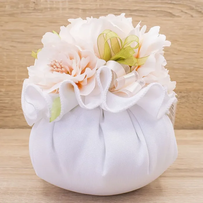 Sacchettone Bianco con Fiori Rosa e Sali Profumati Francesi La Vie en Rose - immagine 2