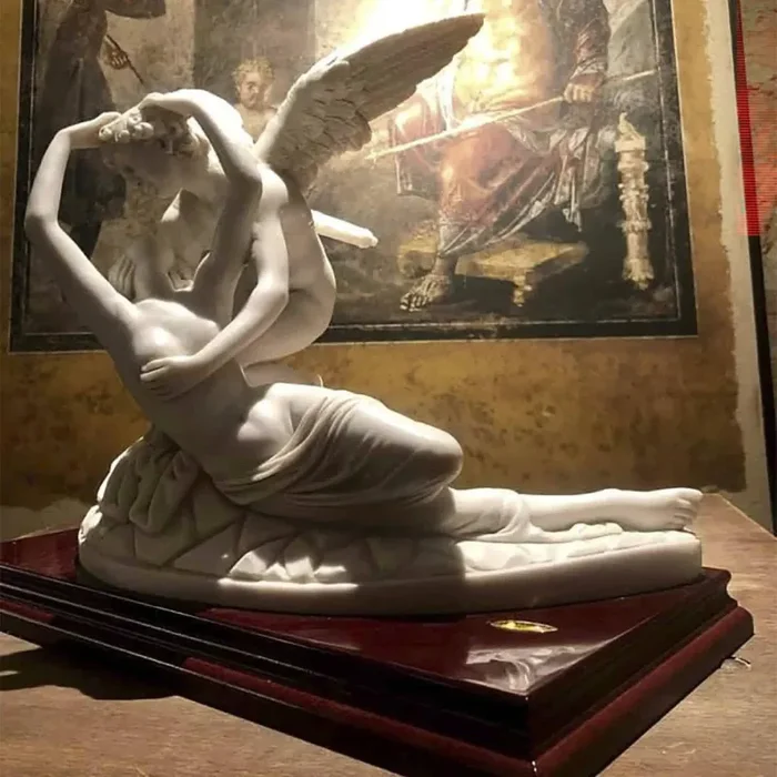 Statua in Marmo di Amore e Psiche su Base in Legno Fornitura - immagine 2