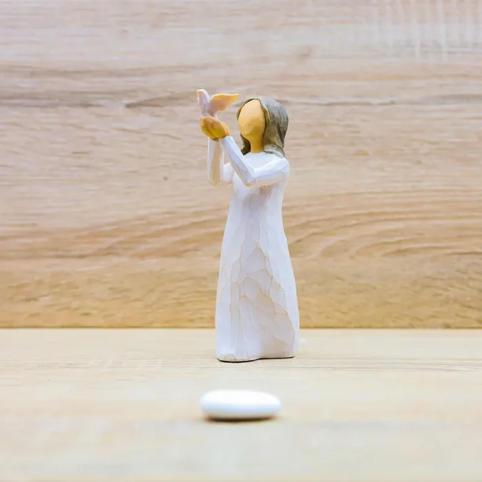 Statuina “Volo” Willow Tree