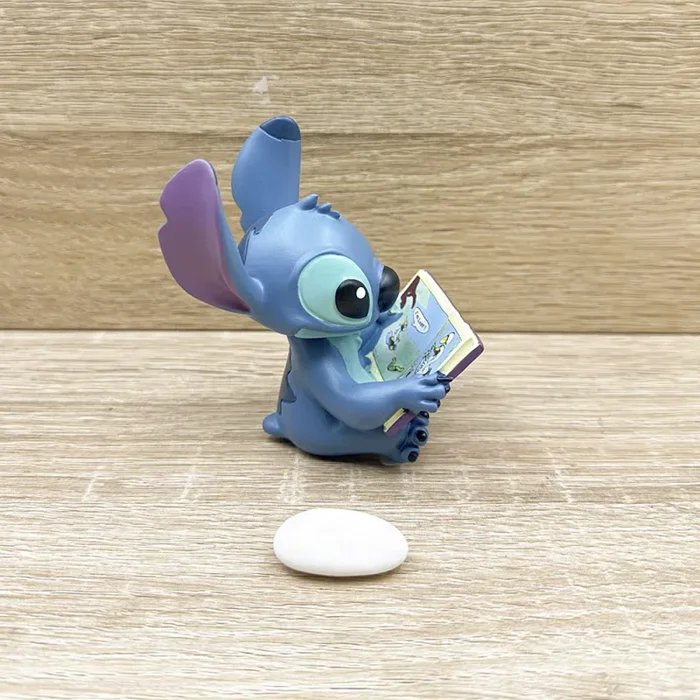 Stitch con Libro Disney Showcase - immagine 2