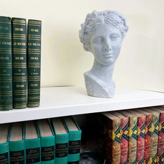 Thalia Musa della Commedia – Testa Scolpita in marmo di Carrara - immagine 3