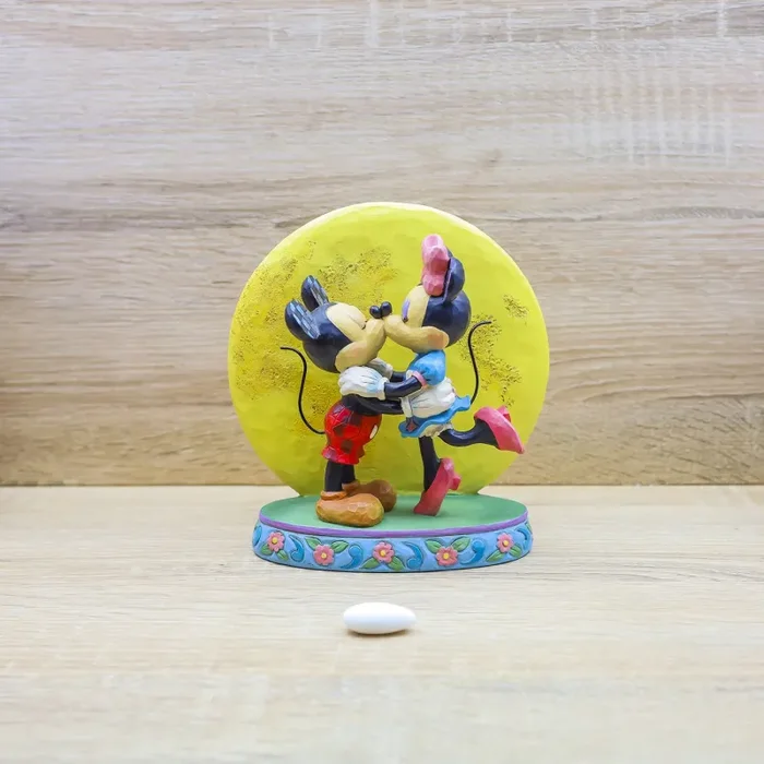 Topolino e Minnie “Il Bacio al Chiaro di Luna” Disney Traditions Moda